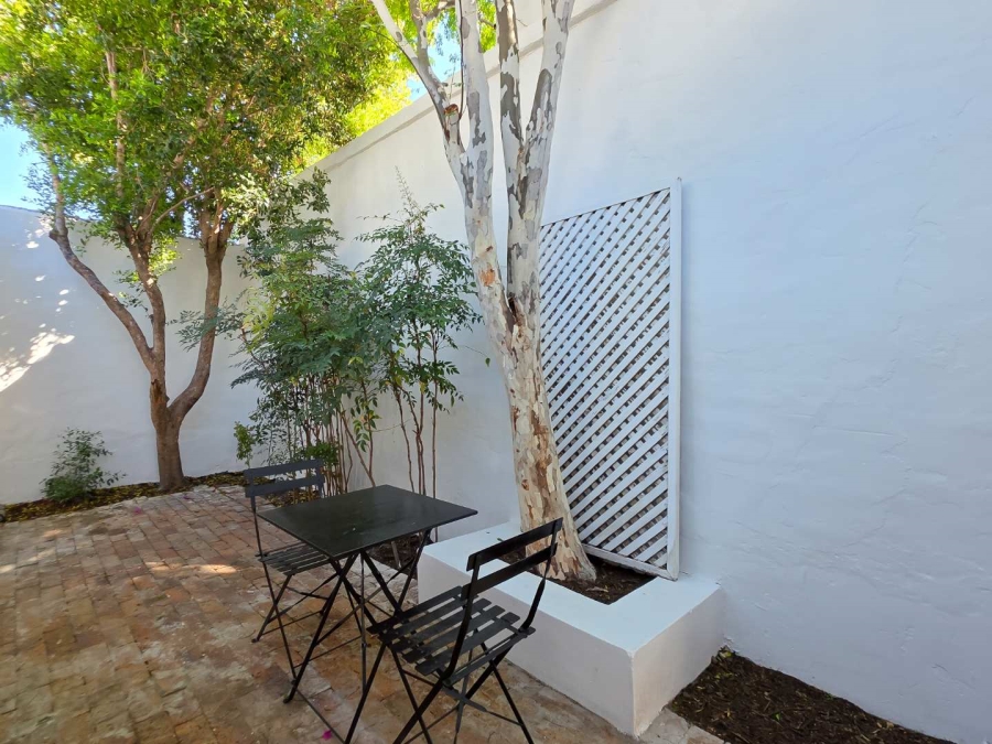 2 Bedroom Property for Sale in Gardens Western Cape